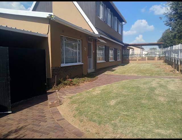 5 bed property for sale in RIDGEWAY